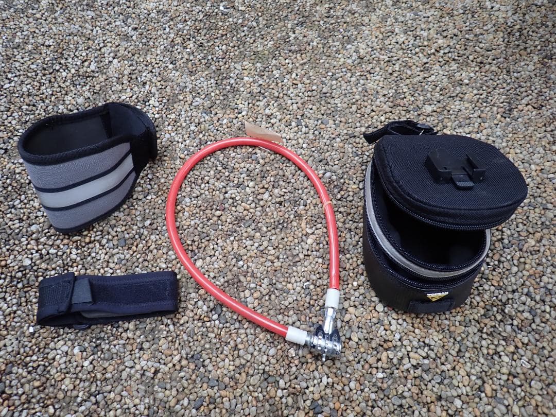 白いクロスバイク スポーツサイクル　アルミフレーム 27インチ　SHIMANO