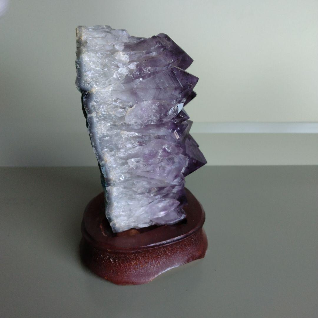 20cm弱のアメジストの置き物(台座付)