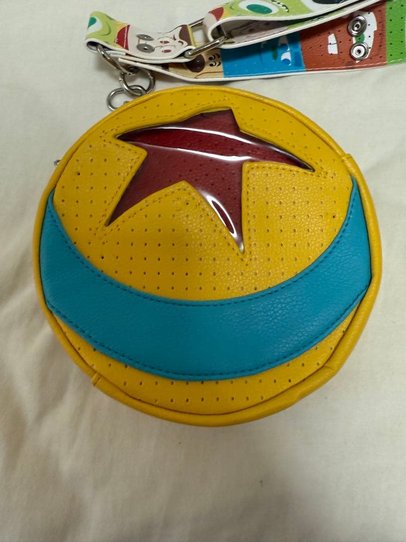 Disney ピクサーボール　ピンコレクター　バッグ　ストラップ　香港ディズニー