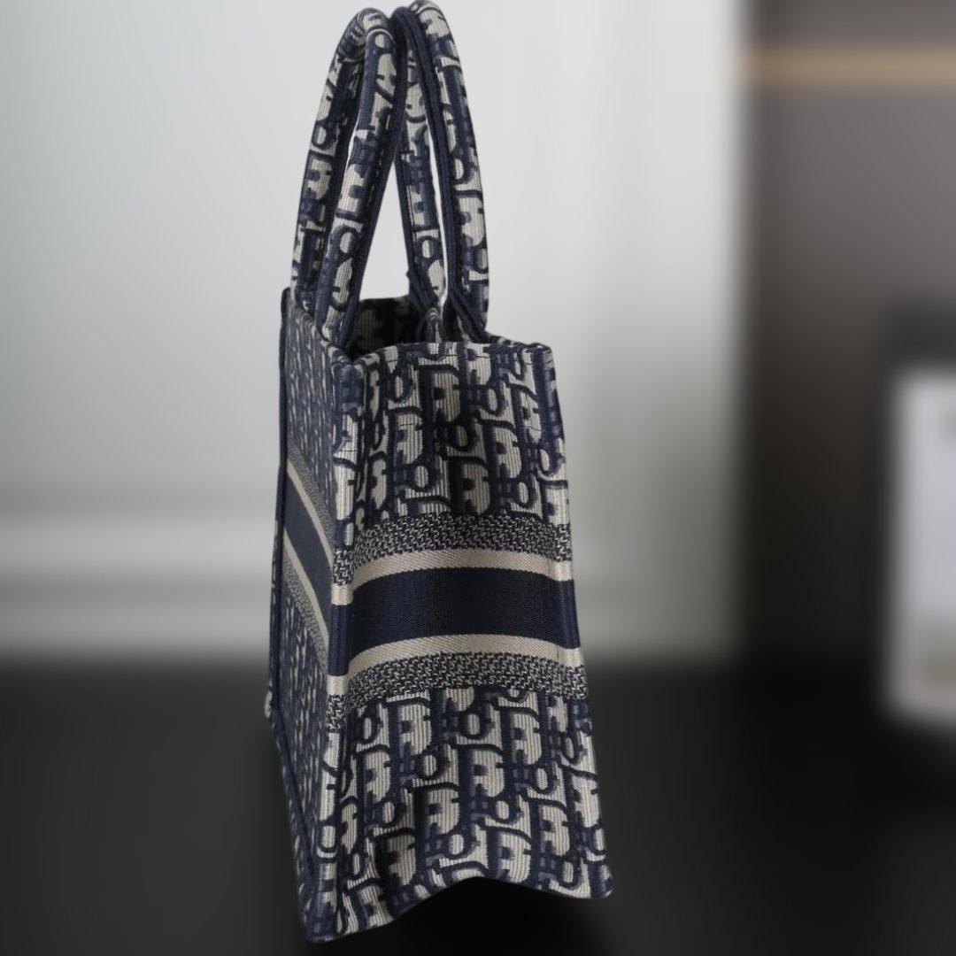 Book Tote 41cm 刺繡トートバッグ ネイビーとベージュ ストライプ