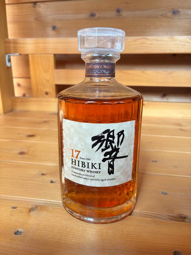 HIBIKI 響　17年ウィスキー17 年　　未開封