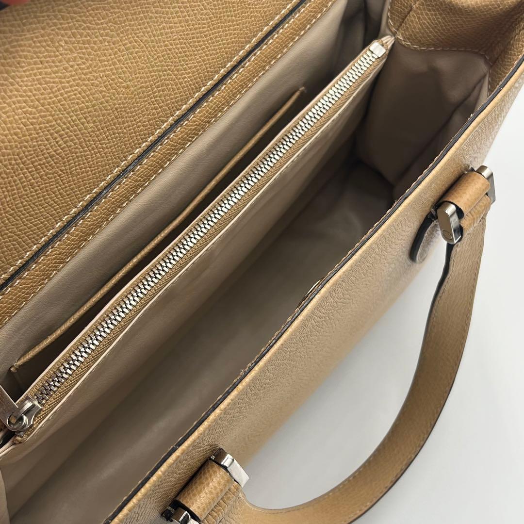 【人気】Valextra ハンドバッグ ベージュ 保存袋付き　小ぶりサイズ