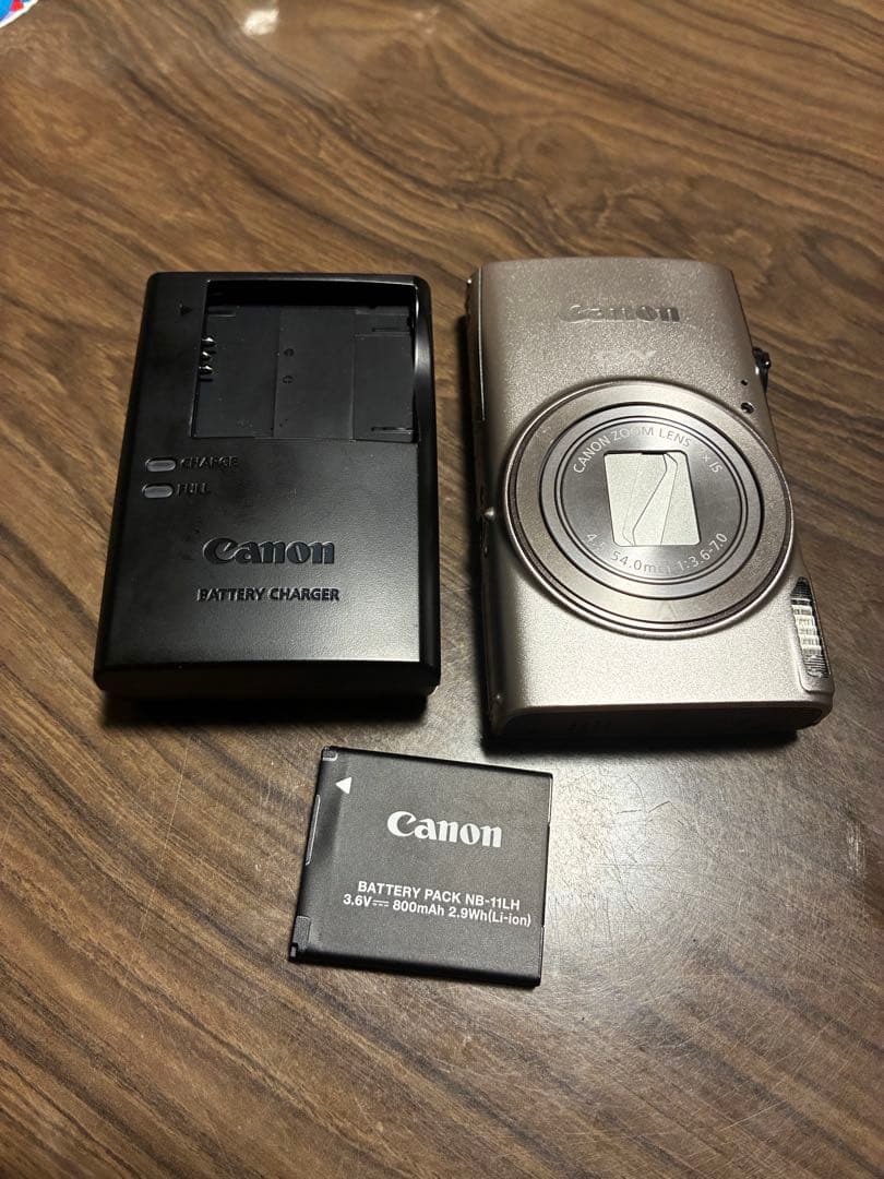 Canon IXY コンパクトデジタルカメラ 本体と付属品