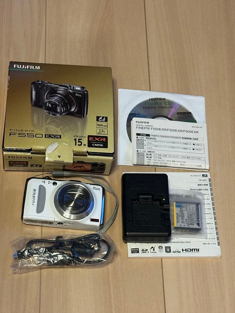 FINEPIX F550 EXR 15メガピクセル