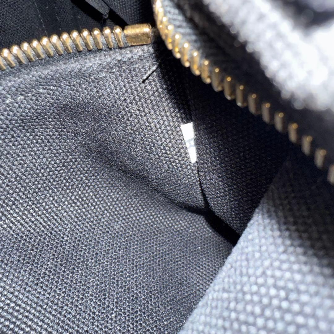 PRADA プラダ カナパ 四角補修有り黒