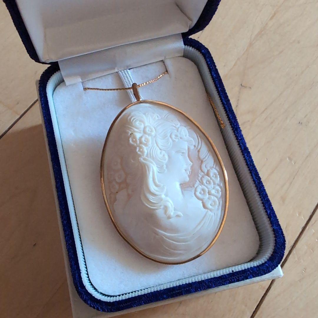 シェルカメオ　ブローチK18