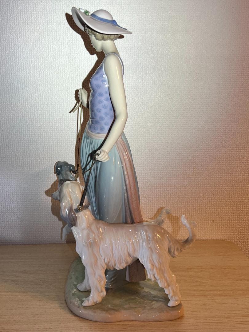 【海】リヤドロ　5802　優雅な散歩のひととき　置物　高約39cm LLADRO