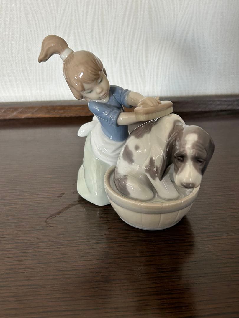 リヤドロ LLADRO きれいにしましょうね　　　　　　【定価33000円】