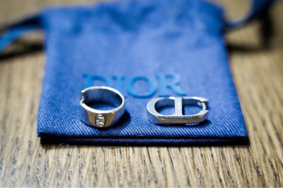【新品未使用】Dior メンズピアス 専用箱と巾着付き