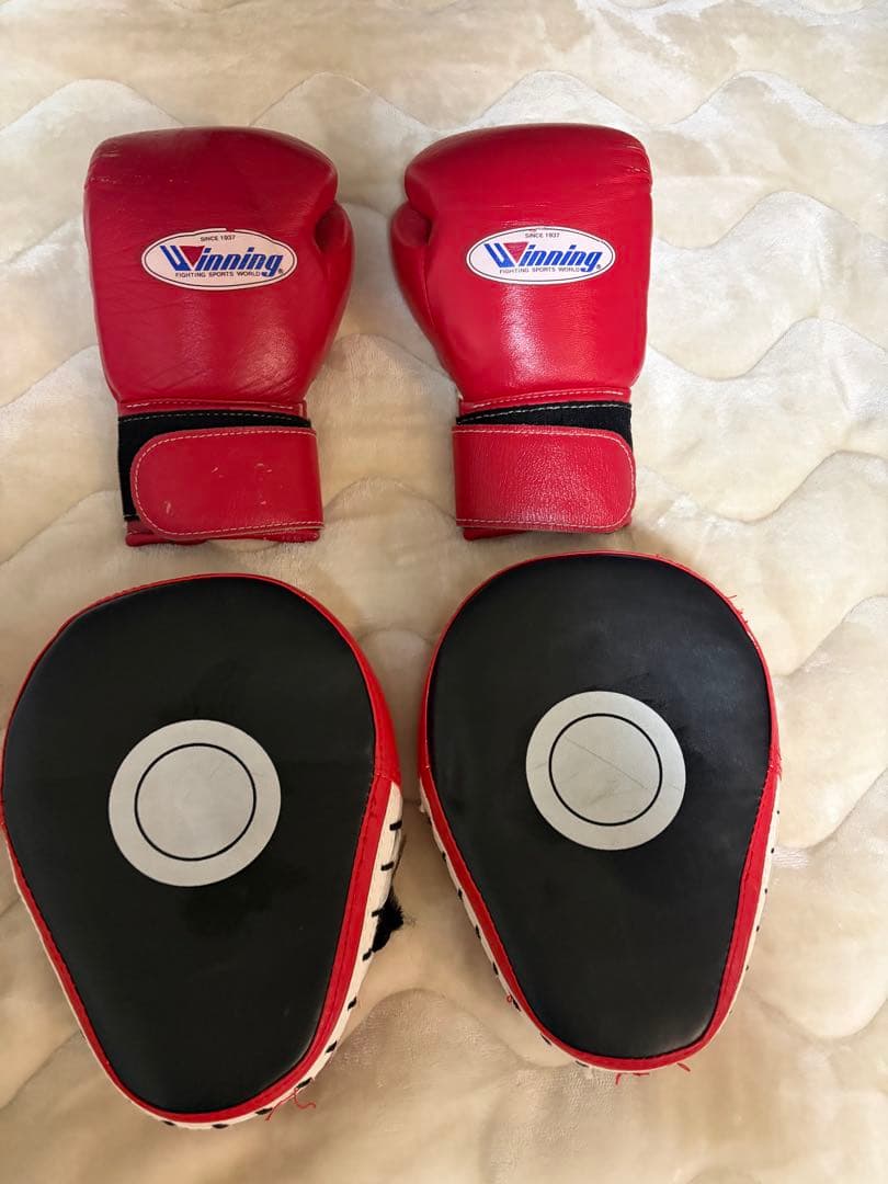 Winning ボクシンググローブ 8oz パンチングミット 赤