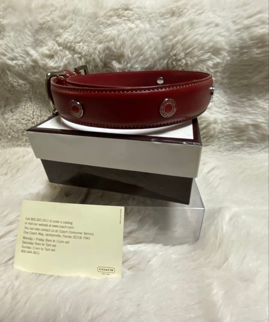 新品未使用品　COACH赤いレザー犬用首輪 Ｌサイズ スタッズ付き