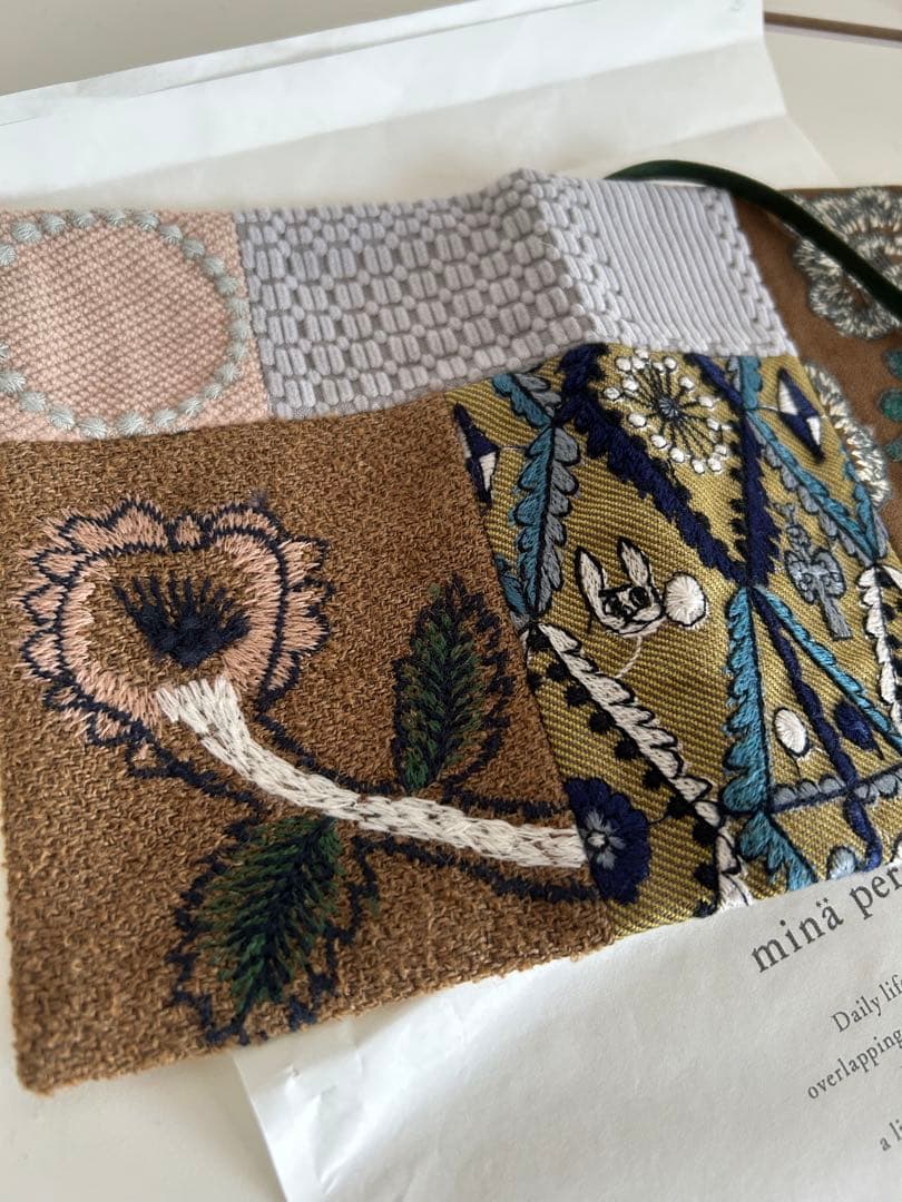 希少　新品　ミナペルホネン ピースブックカバー