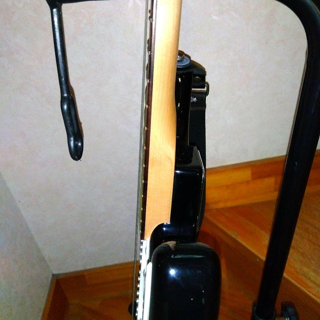 フェンダー スクワイア　ストラト美品　ショルダーケース、ストラップ付