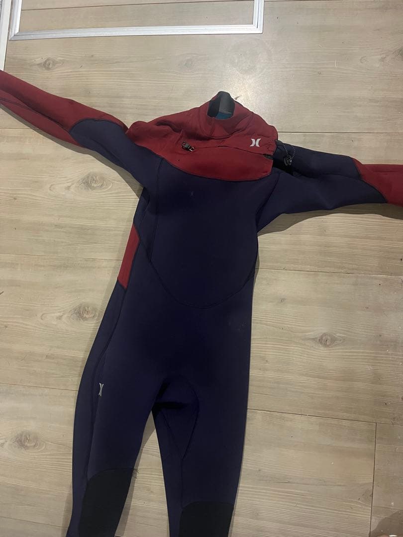 Hurley ADVANTAGE フルスーツ ネイビー/レッド