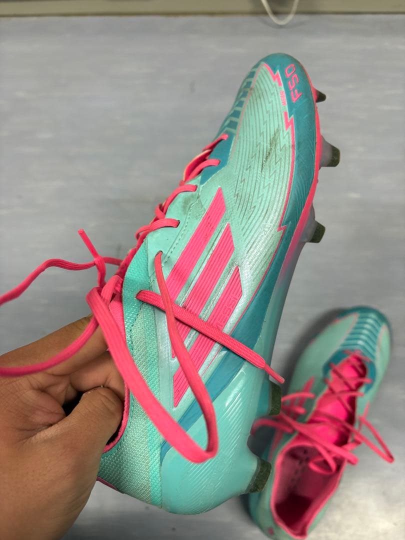 adidas サッカーシューズ・スパイク ミントグリーン/ピンク