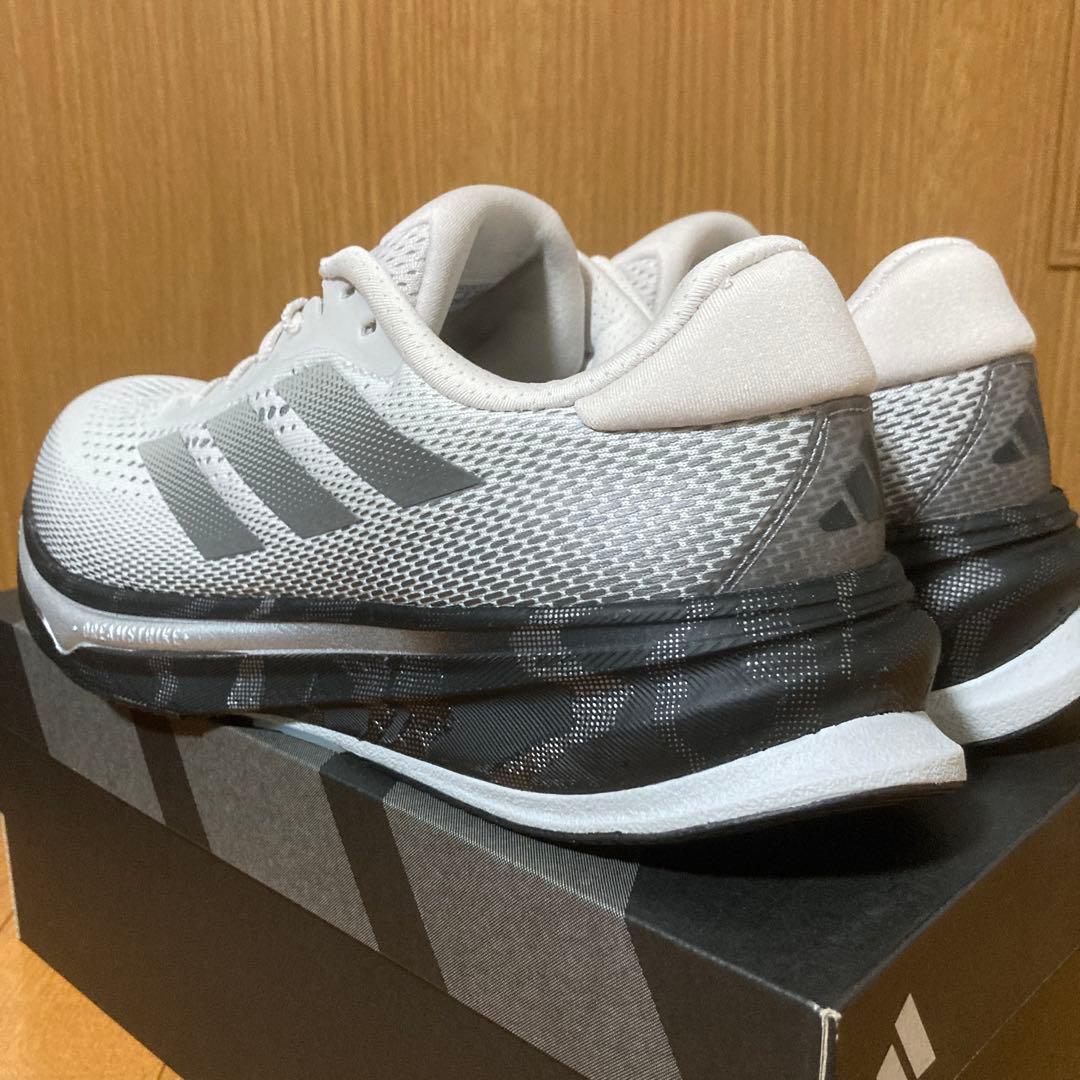 アディダス ランニングシューズ　スーパーノヴァ ライズM 25cm