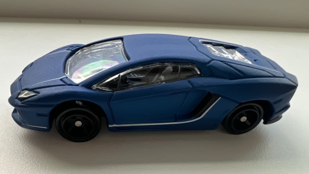トミカ ランボルギーニ アヴェンタドール クーペ ジャパンリミテッドエディション
