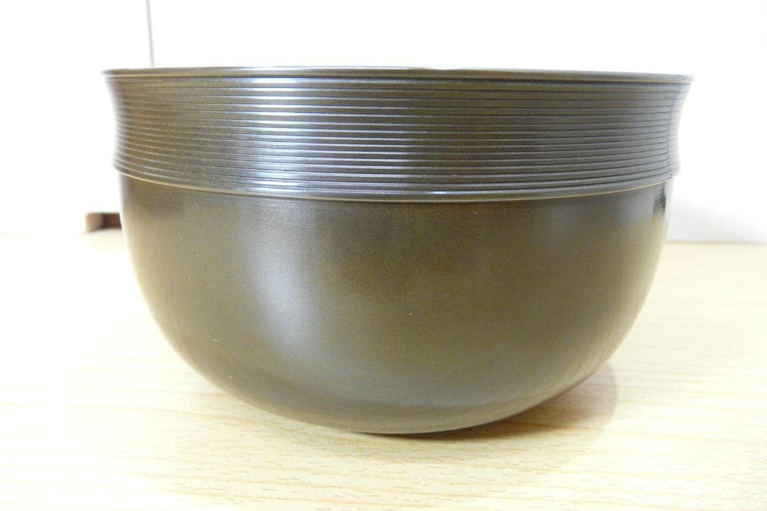 き*た様 京釜師　十五代 大西清右衛門（浄心） 造　唐銅 糸目建水【千家十職】