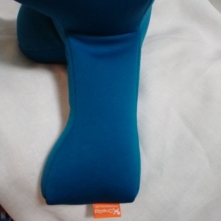 リラクッションS　OneAid 　新品カバー付き