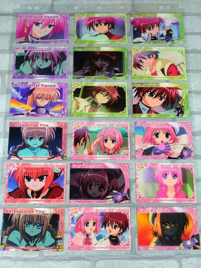 魔法少女リリカルなのはStrikerS、トレカ225枚&バインダー。