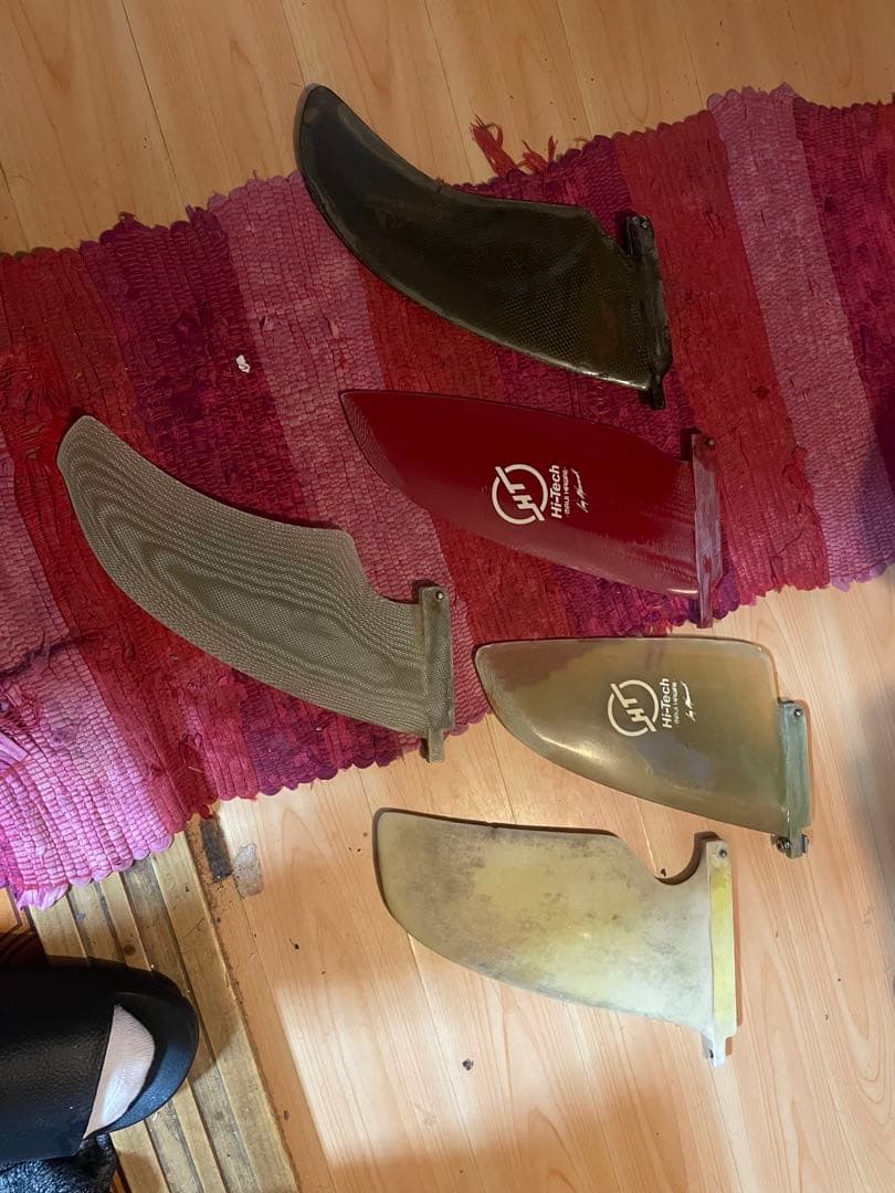 HITech サーフボードフィン スケグ 4枚セット