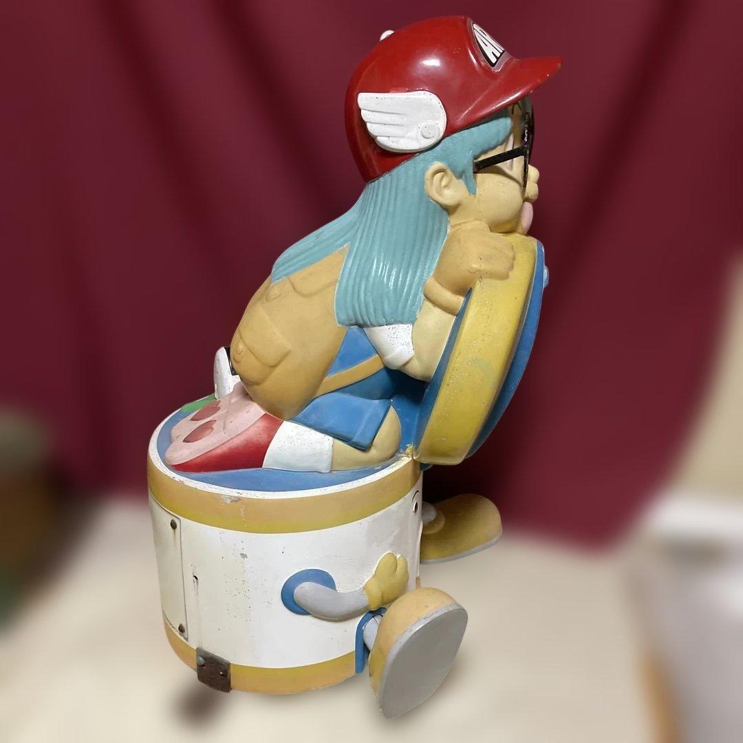 大きいアラレちゃん