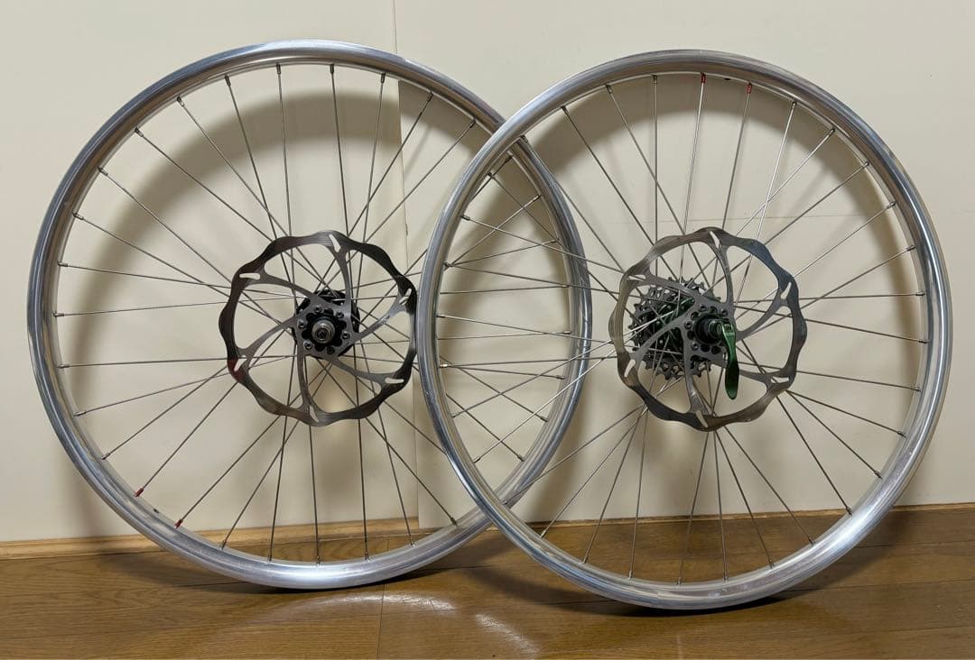 VELOCITY blunt 35 26インチ前後セット