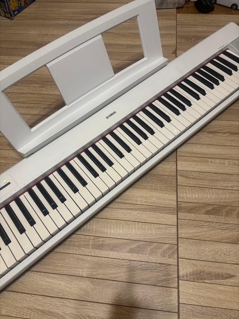 ヤマハ YAMAHA 電子キーボード piaggero ホワイト NP-32