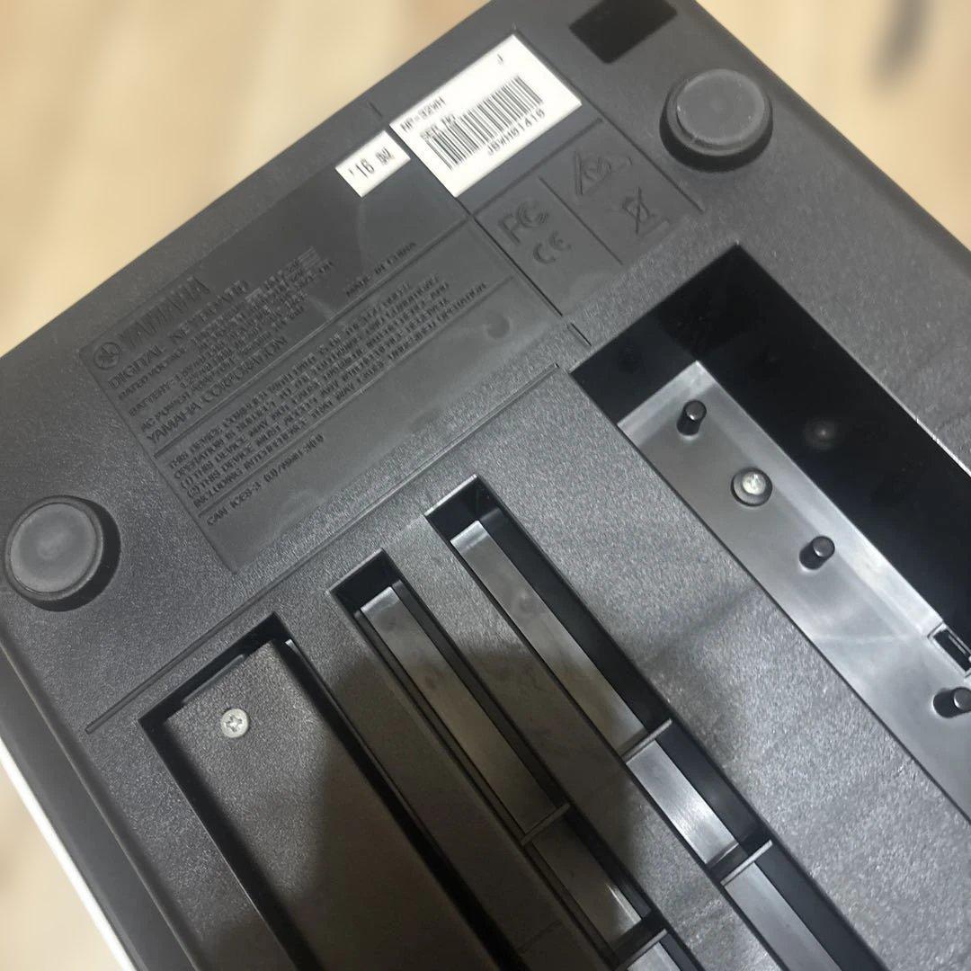 ヤマハ YAMAHA 電子キーボード piaggero ホワイト NP-32