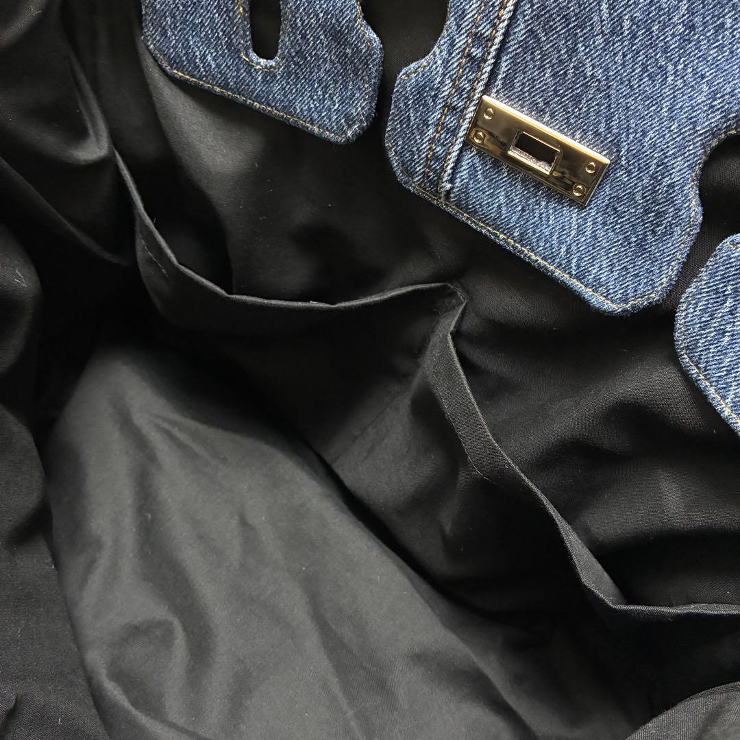 デニムリメイク フラップ付きトートバッグ　M サイズ　やや濃いミディアムブルー