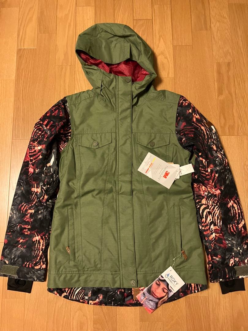 新品タグ付　ROXYスノーボードウェア　Sサイズ
