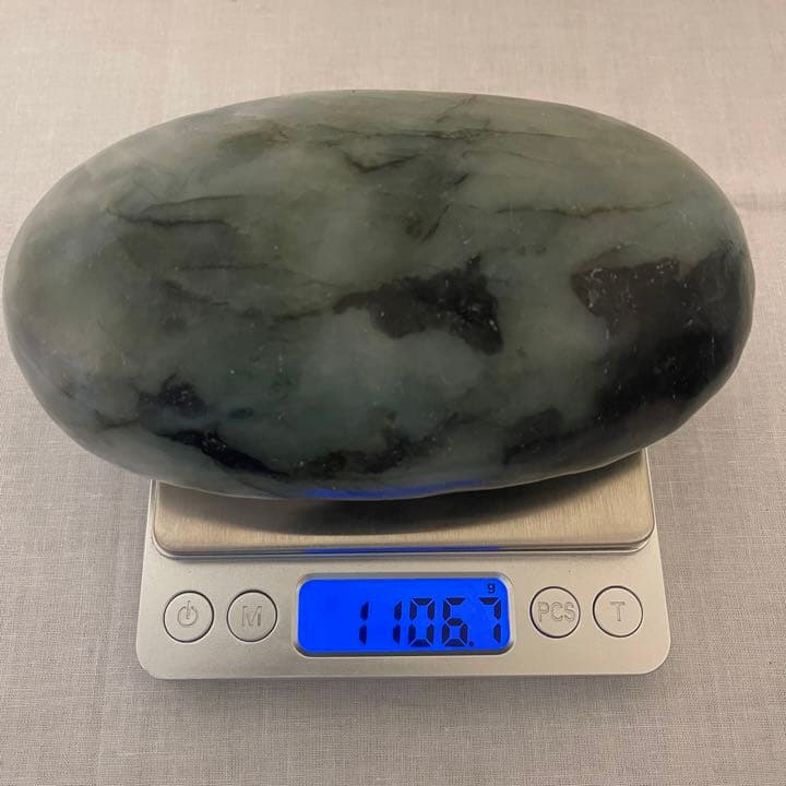 糸魚川翡翠　1.1キロ　鉱石コレクション