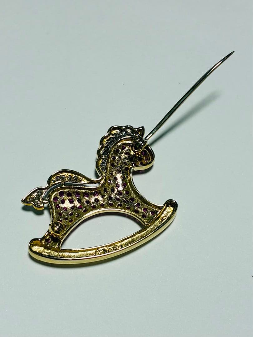 K10 馬の形 ブローチ 天然石 ルビーダイヤモンド