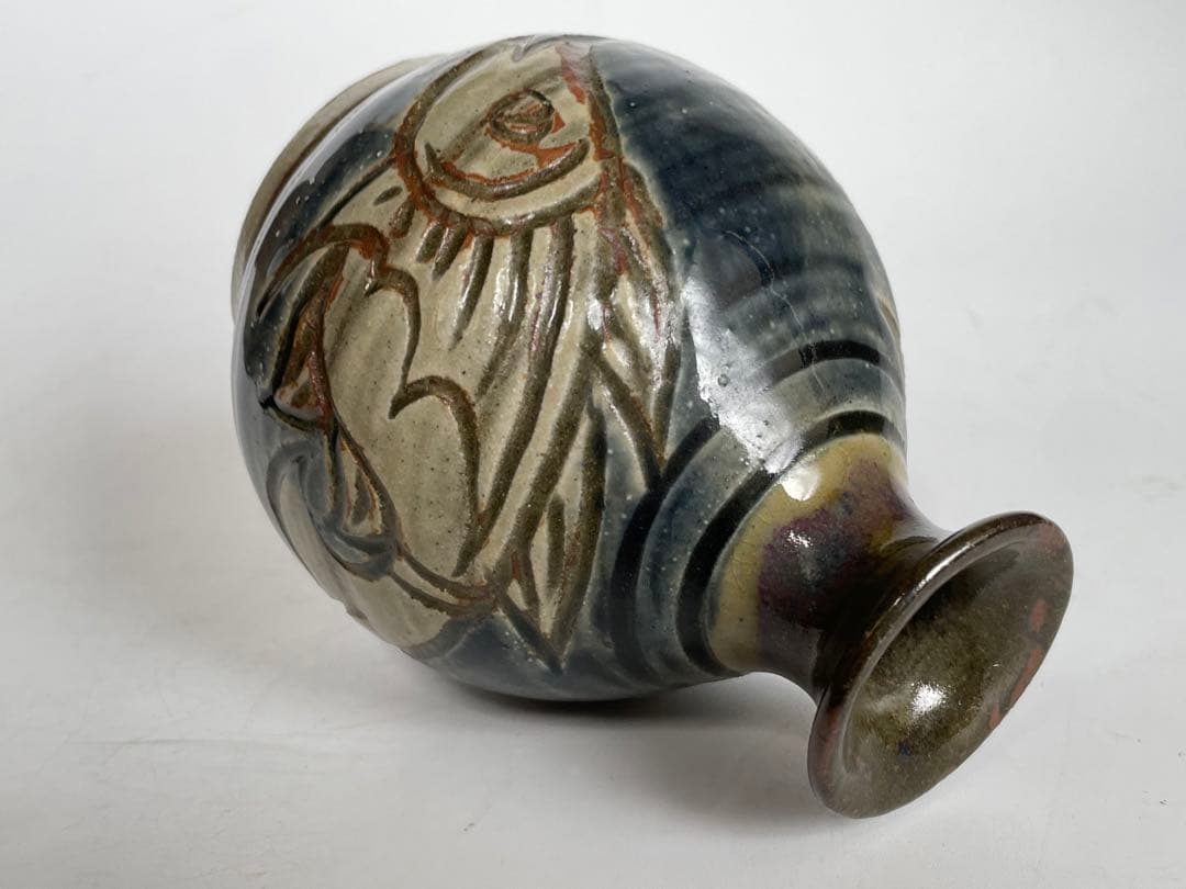 人間国宝　陶芸家　金城次郎　徳利　魚文様　沖縄　やちむん　酒器　共箱　宮城須美子