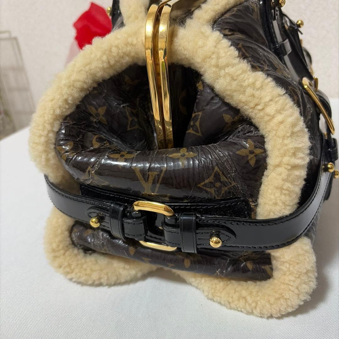 LOUIS VUITTON モノグラム シアリングストーム マロン ムートン