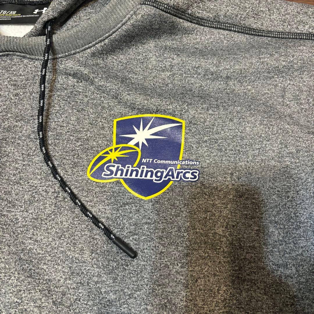 ラグビー　NTTコムシャイニングアークス　フリースパーカー　アンダーアーマー