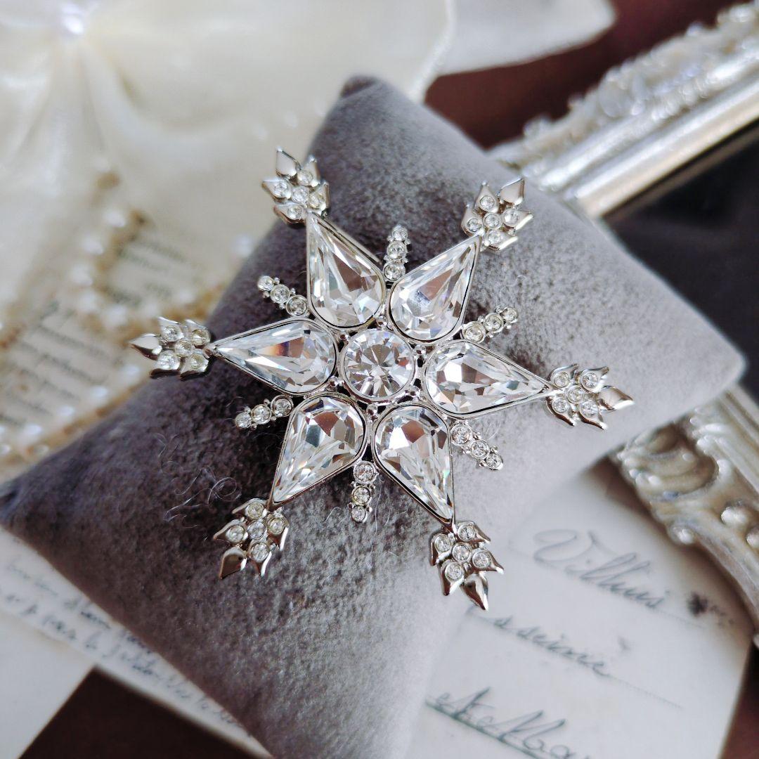 MMA メトロポリタン美術館 スノーフレーク ブローチ 雪の結晶 スワロフスキー