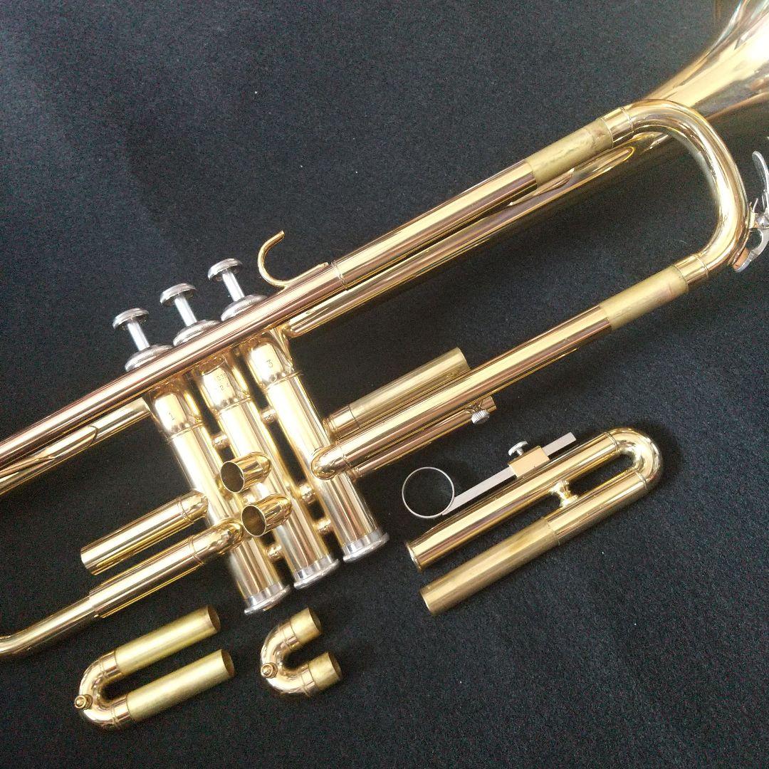 ヤマハトランペット 「YTR-1335」ゴールドラッカー仕様。美品