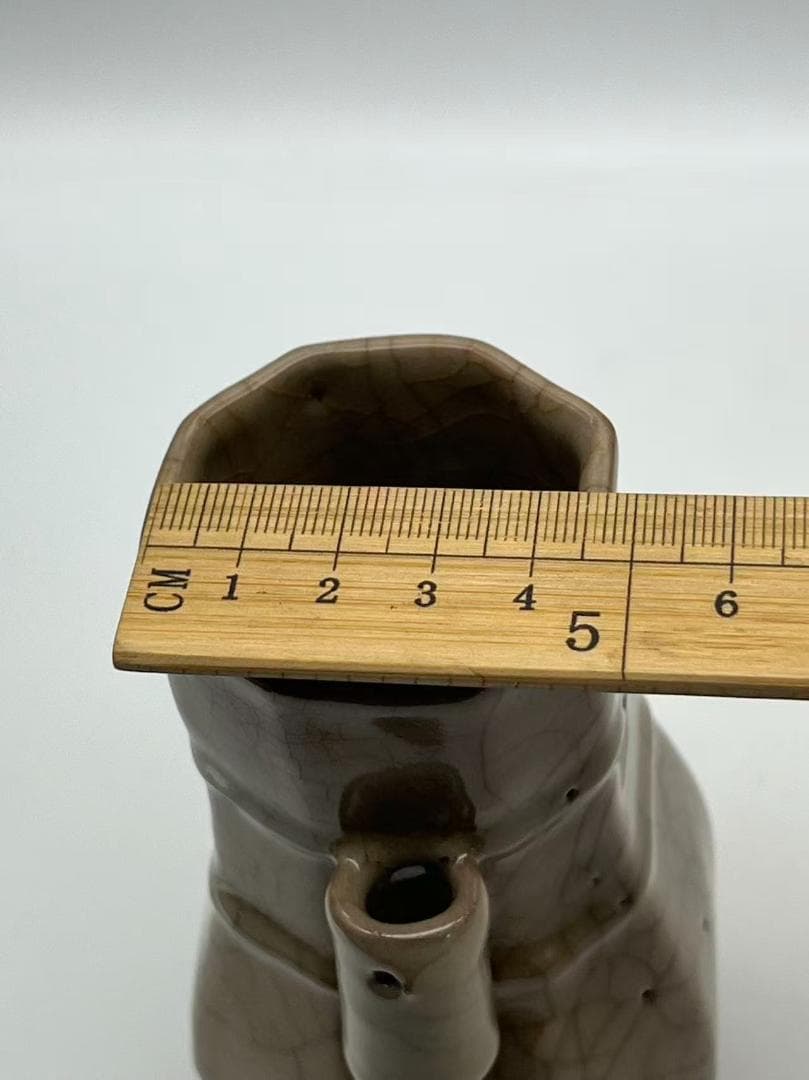 南宋時代 青磁 南宋官窯 米色青磁瓶 貫耳瓶 【旧家蔵出し】希少貴重(A-86)