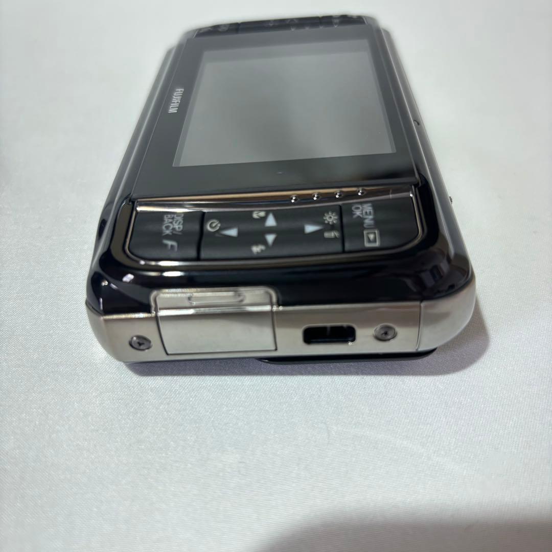 【超希少】FUJIFILM ハローキティPINEPIX REAL 3D W1