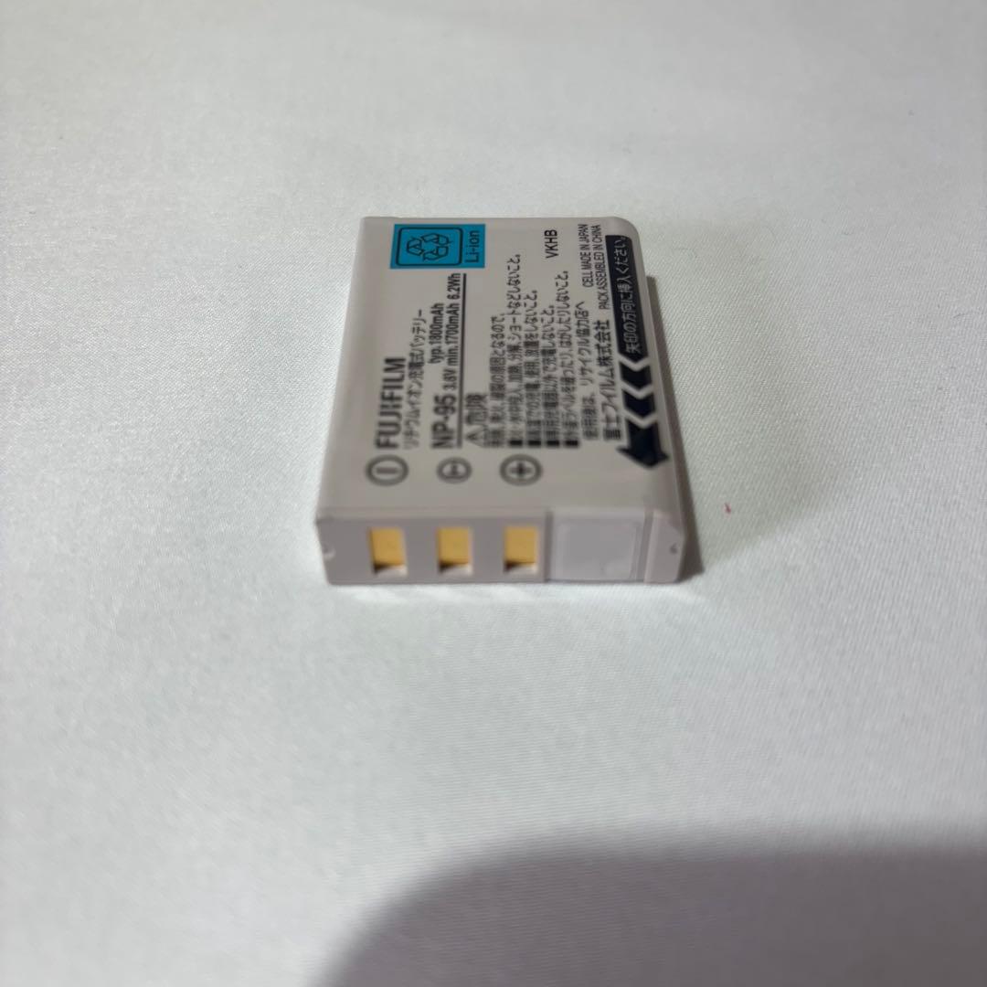 【超希少】FUJIFILM ハローキティPINEPIX REAL 3D W1