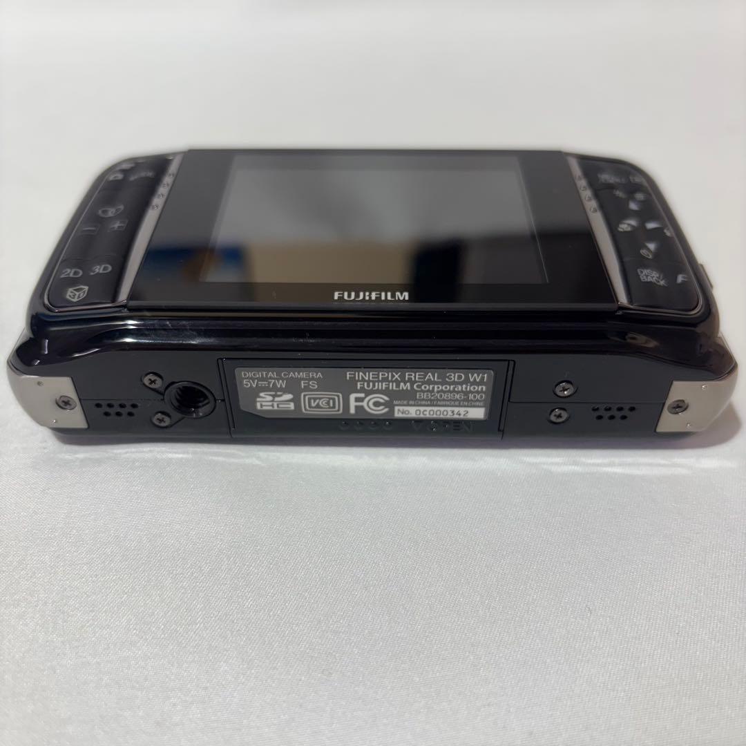 【超希少】FUJIFILM ハローキティPINEPIX REAL 3D W1
