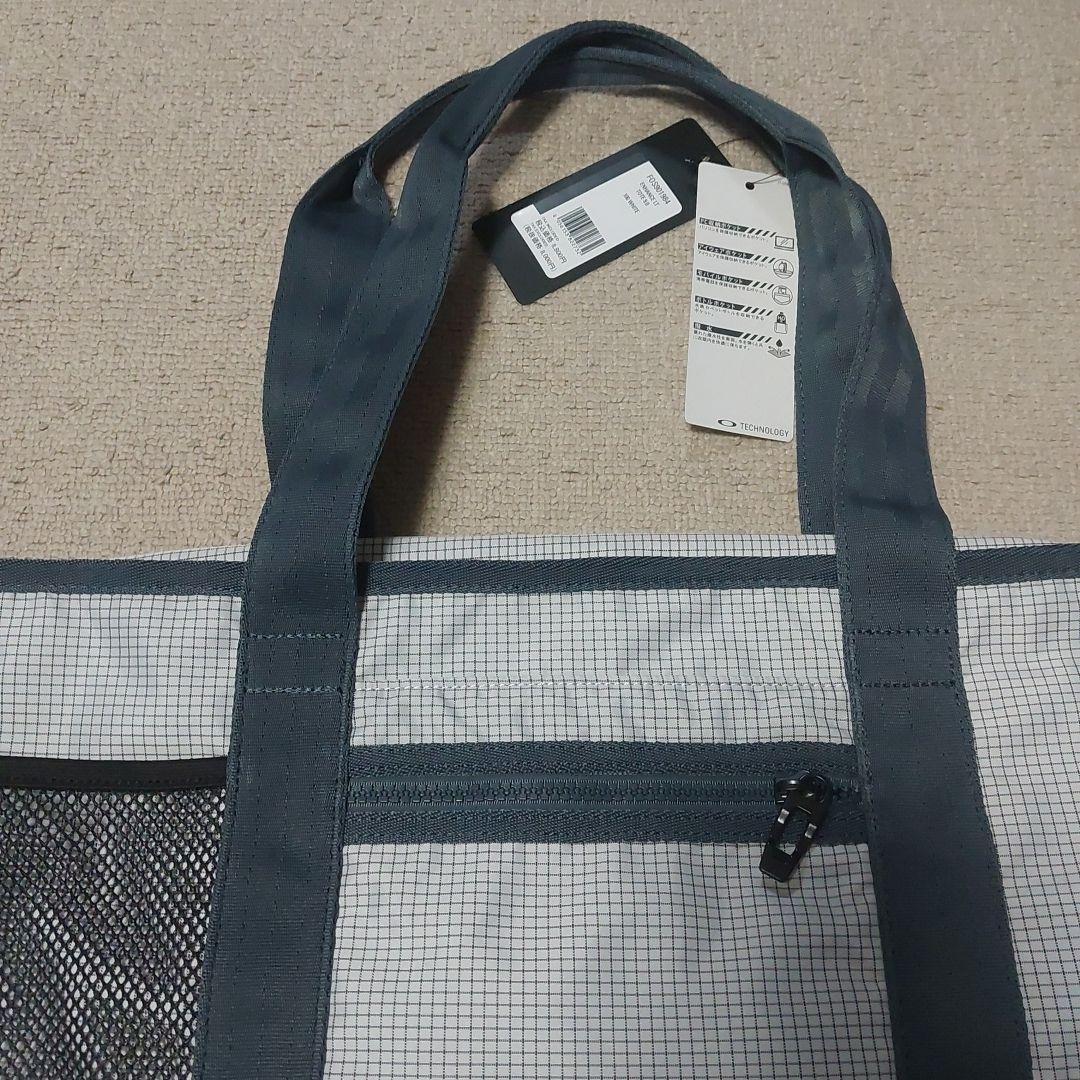 Oakley　FOS901984　ENHANCE LT TOTE WHITE