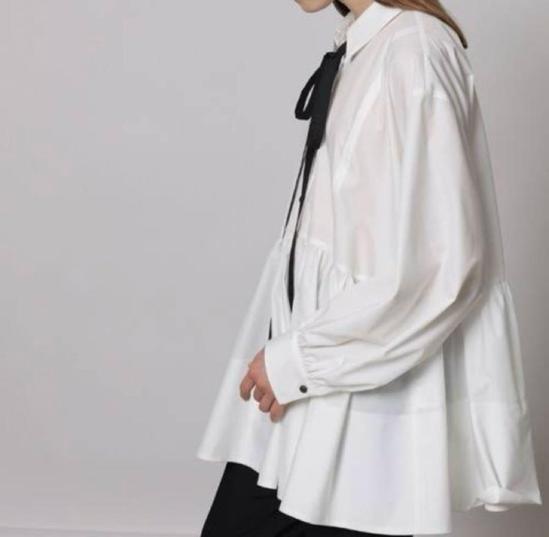 美品　カデュネ　ボウ付きシャツチュニック　ヘプラム　シャツ　カデュネ　ボウタイ