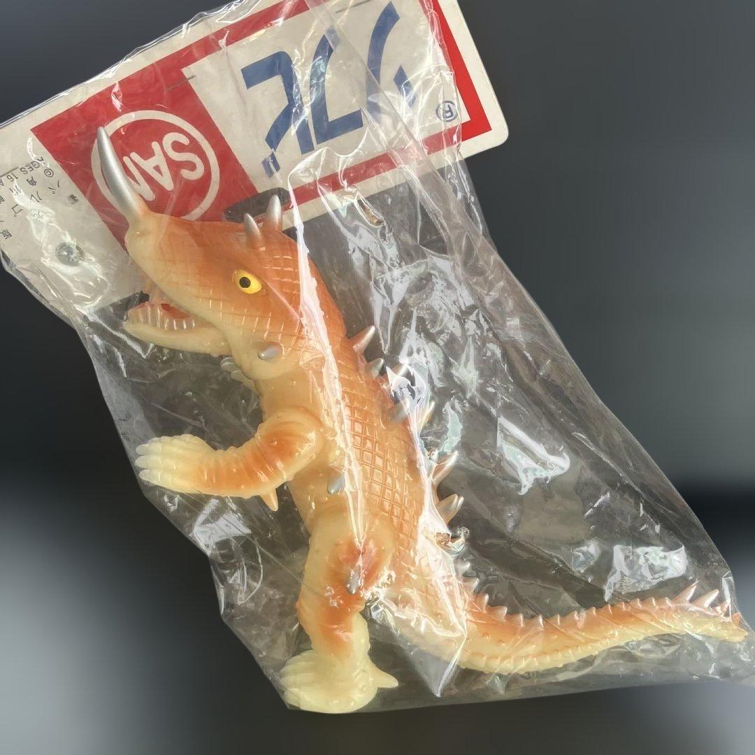 マルサン 蓄光版　バルゴン　角川映画・ガメラ ソフビ sofviフィギュア