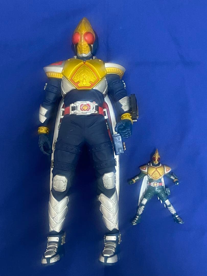 仮面ライダーブレイド　フィギュア大小の2体