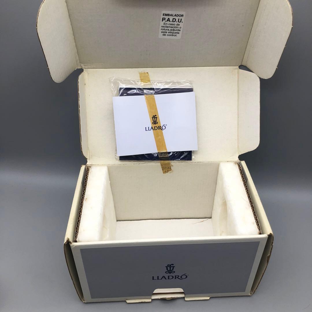 新品未使用LLADROリヤドロ少女磁器人形きれいな花ばかり箱&保証書付ビンテージ