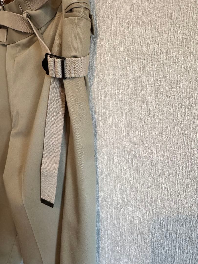 メゾンエウレカ　パンツ　ベージュ