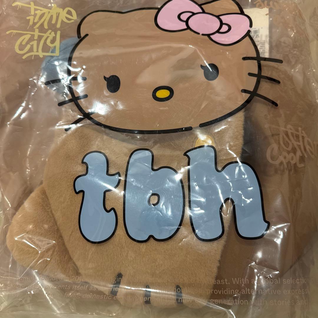 海外限定Hello Kitty x TBH ネックピロー　在庫ラスト