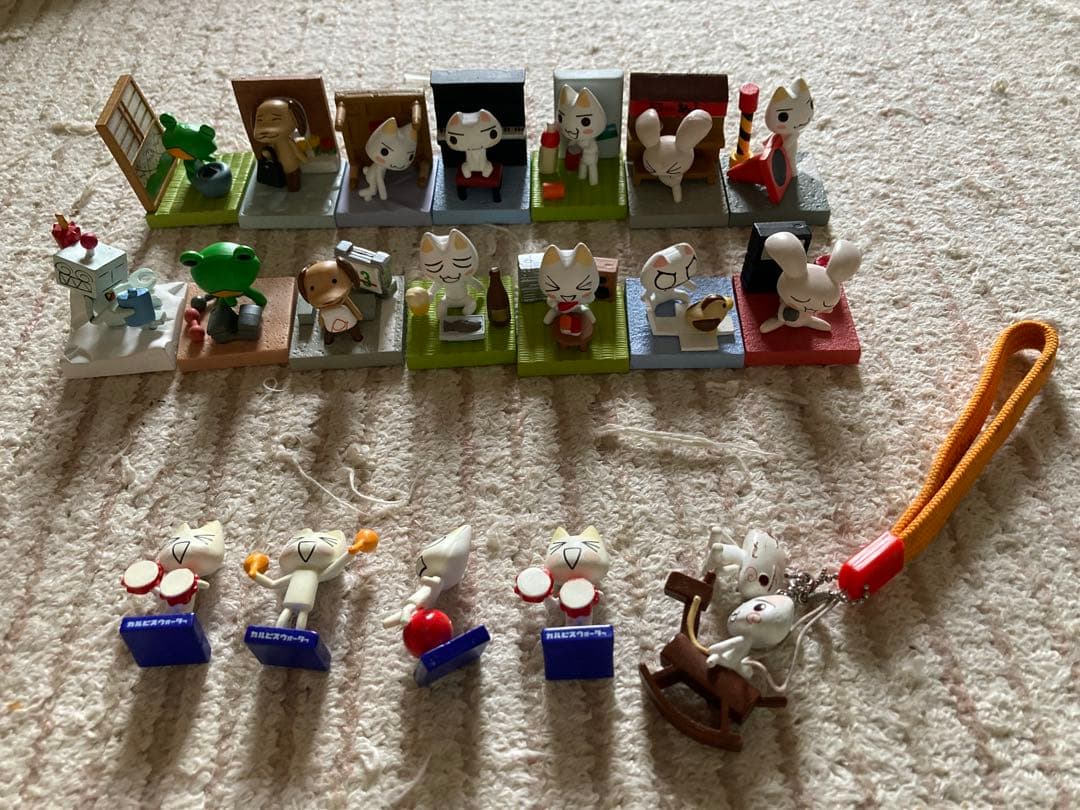 どこでもいっしょ　ポケットワールド　14種類　カルピス　3種類　ストラップ　1個